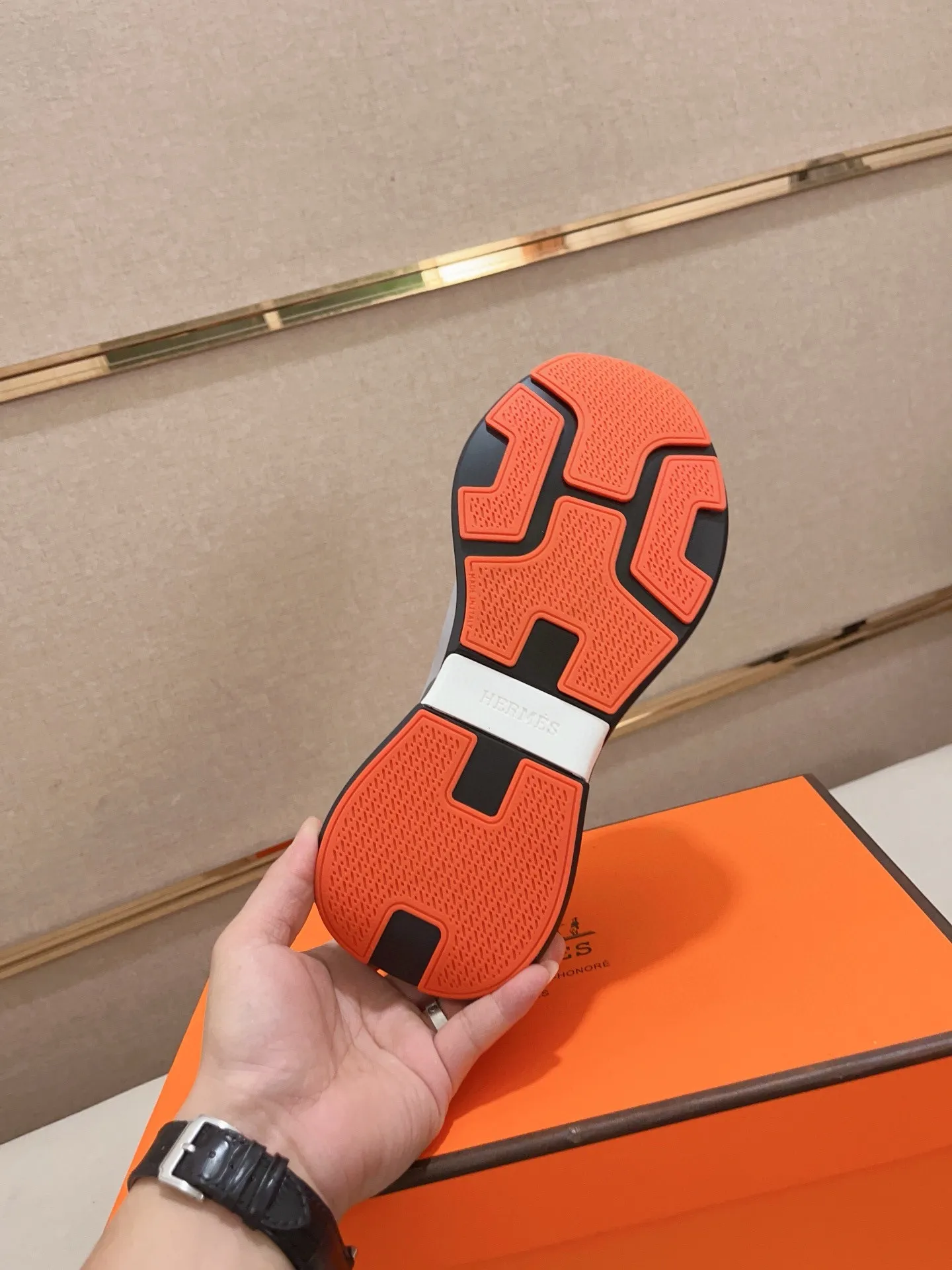 Men's clothing and shoes💰: 660💰《HERMES》【Classic Original Version】Hermès; Top 🔝 Purchasing Agency 🔍🔍Men’s latest 🇺🇸 counters are on sale simultaneously, original imported from Italy ▲▲Silk cowhide with breathable fabric ▲▲ (high-end and expensive Qi·Grade) Exquisite workmanship (Italian 🇮🇹Imported water-dyed 🐂cowhide lining) Sole: Original sole provided by the original factory, ⚠️Exclusive double-layer activity·TPR·Rubber·Combined molded outsole; Super·comfortable·wear-resistant·non-slip·environmental protection The real thing is more beautiful if you take the real thing (high quality, follow the order), you can enter and exit the counter at will * Number of yards: 38·39·40·41·42·43·44# (can be customized 45.)